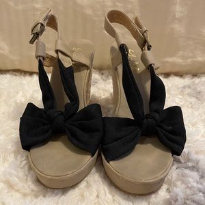 Black and Tan size 7 Wedge